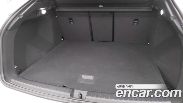Audi Q4 e-tron 2023 — photo 9