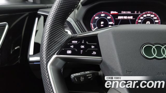 Audi Q4 e-tron 2023 — photo 12