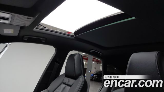 Audi Q4 e-tron 2023 — photo 18