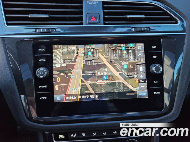 Volkswagen Tiguan 2020 — photo 16