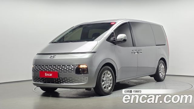Hyundai Staria 2023 — photo 1