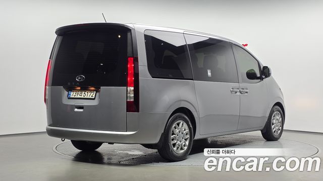 Hyundai Staria 2023 — photo 2