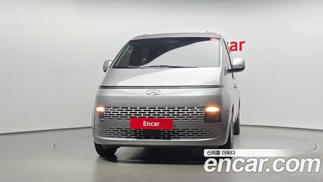 Hyundai Staria 2023 — photo 3