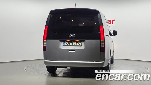 Hyundai Staria 2023 — photo 4