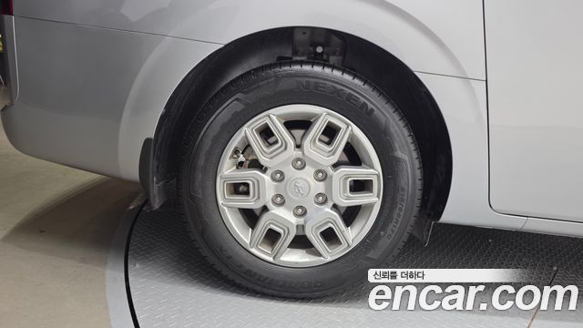 Hyundai Staria 2023 — photo 5