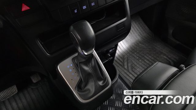 Hyundai Staria 2023 — photo 12
