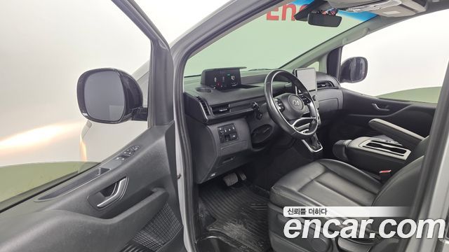 Hyundai Staria 2023 — photo 13