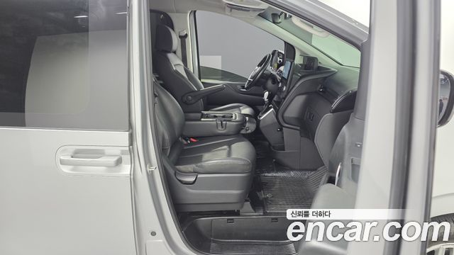 Hyundai Staria 2023 — photo 17