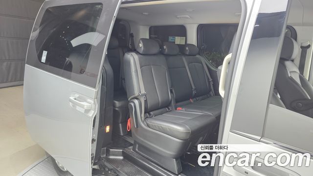 Hyundai Staria 2023 — photo 18