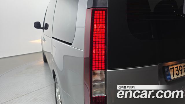 Hyundai Staria 2023 — photo 9