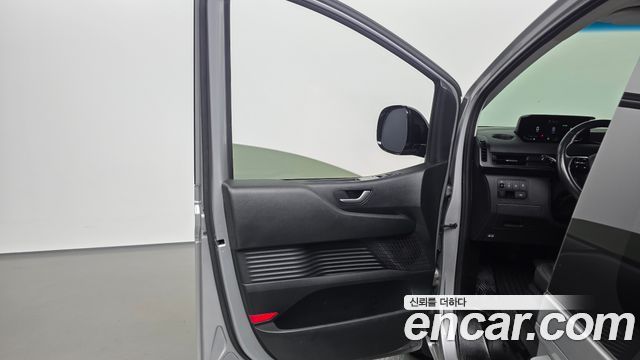 Hyundai Staria 2023 — photo 14