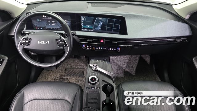 Kia EV6 2023 — photo 10