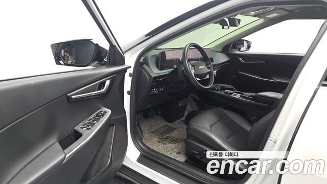 Kia EV6 2023 — photo 13