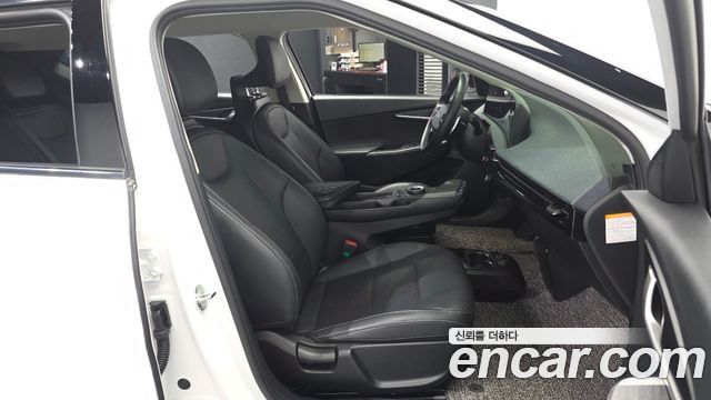 Kia EV6 2023 — photo 17
