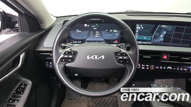 Kia EV6 2023 — photo 19