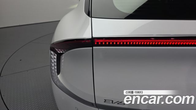 Kia EV6 2023 — photo 9