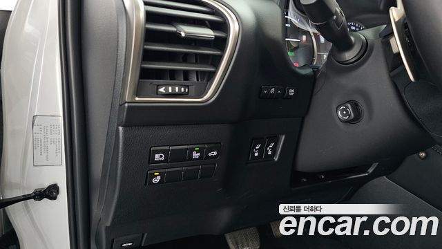 Lexus NX 2019 — photo 22