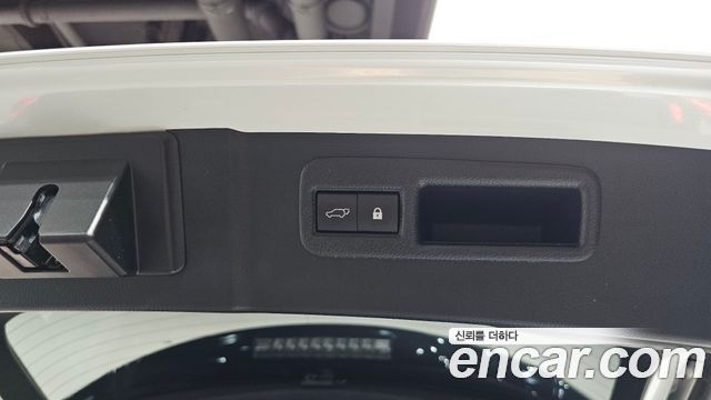 Lexus NX 2019 — photo 27