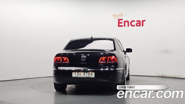Volkswagen Phaeton 2013 — photo 4