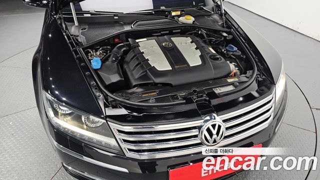 Volkswagen Phaeton 2013 — photo 6