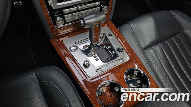 Volkswagen Phaeton 2013 — photo 9