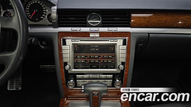 Volkswagen Phaeton 2013 — photo 14