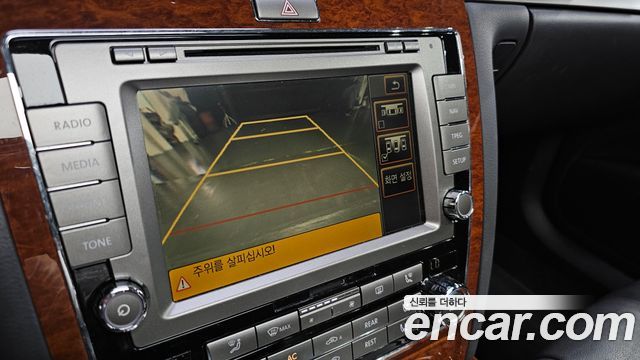 Volkswagen Phaeton 2013 — photo 15