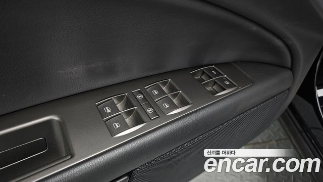 Volkswagen Phaeton 2013 — photo 16