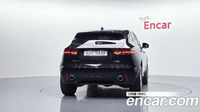 Jaguar E-PACE 2018 — photo 4