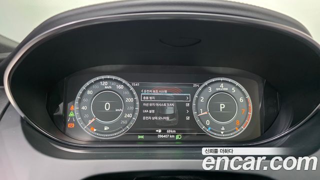 Jaguar E-PACE 2018 — photo 11