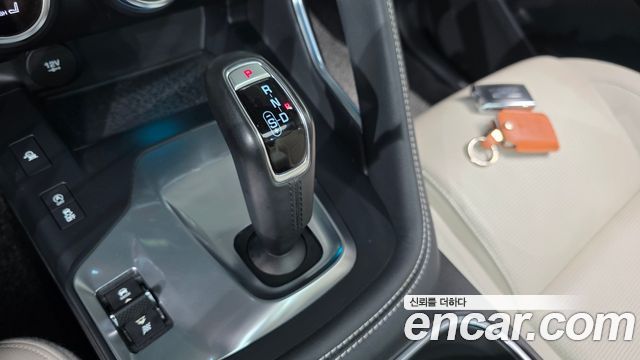 Jaguar E-PACE 2018 — photo 12