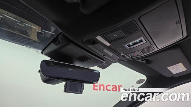 Jaguar E-PACE 2018 — photo 31