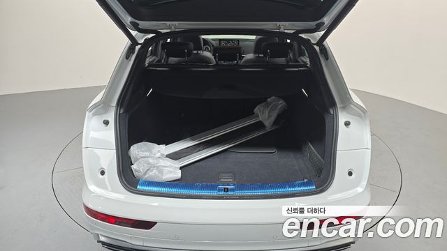 Audi Q5 2021 — photo 23