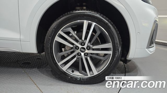 Audi Q5 2021 — photo 7