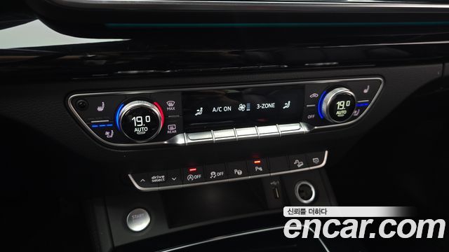 Audi Q5 2021 — photo 32