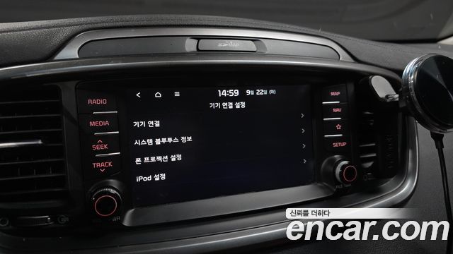 Kia Sorento 2018 — photo 23