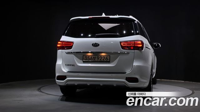 Kia Canival 2019 — photo 4