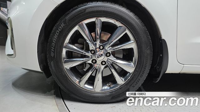 Kia Canival 2019 — photo 5