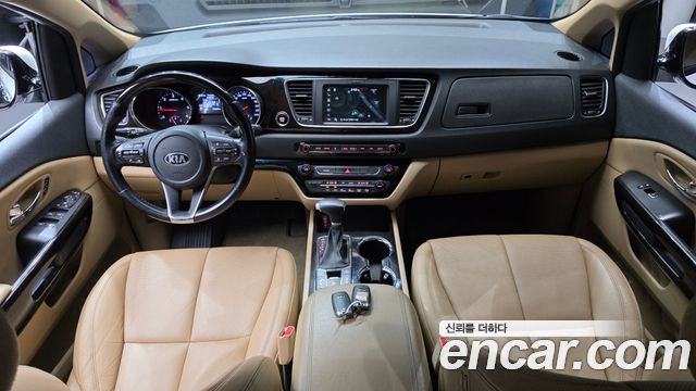 Kia Canival 2019 — photo 10