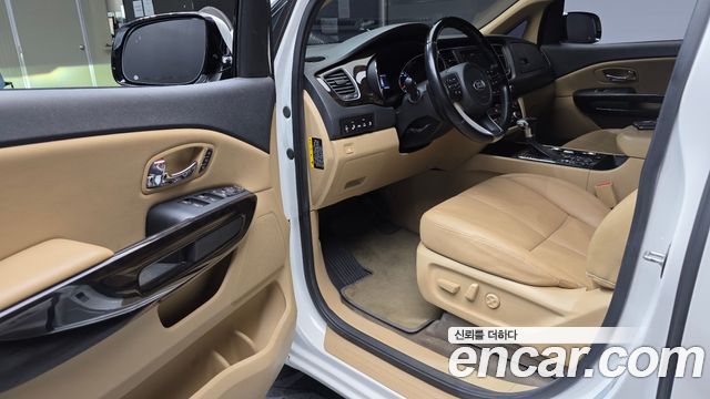 Kia Canival 2019 — photo 13