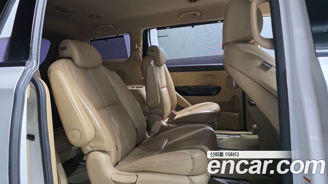 Kia Canival 2019 — photo 17