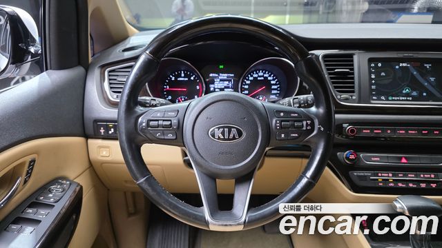 Kia Canival 2019 — photo 19