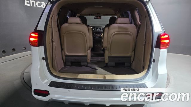 Kia Canival 2019 — photo 32