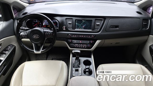 Kia Canival 2020 — photo 10