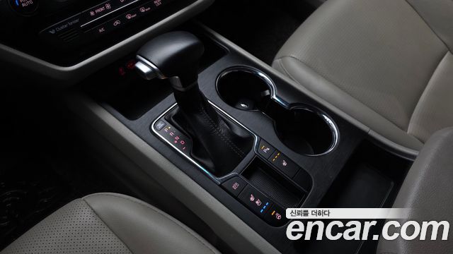 Kia Canival 2020 — photo 12