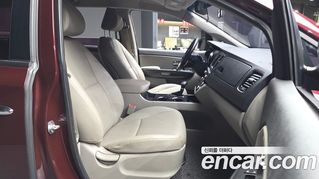 Kia Canival 2020 — photo 17