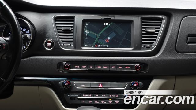 Kia Canival 2020 — photo 21