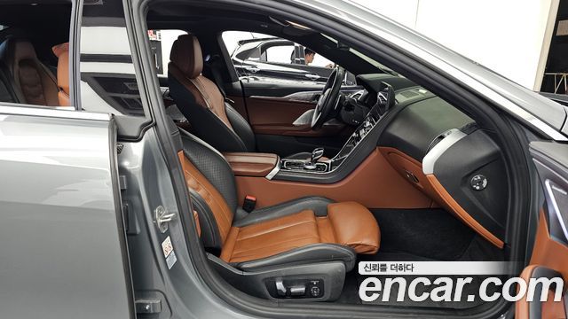 BMW 8-Series 2024 — photo 17