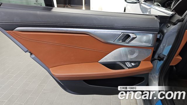 BMW 8-Series 2024 — photo 15