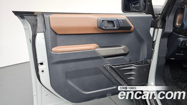 Ford Bronco 2022 — photo 14